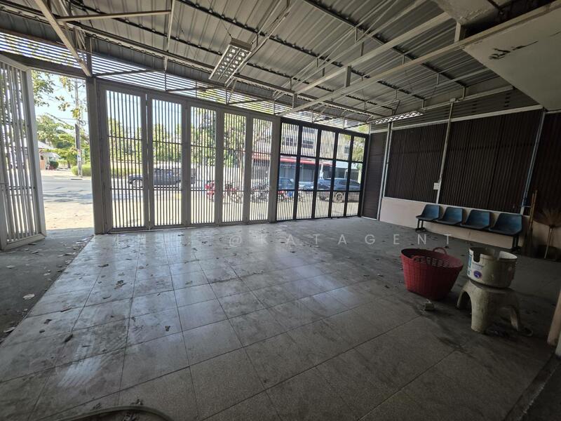 Commercial Building Watcharapol, Bangkok, วัชรพล, Khlong Tanon, Sai Mai, Bangkok, , 180 sqm, Shophouse For Sale, by Line: @katagent, 500147266 - DDproperty.com