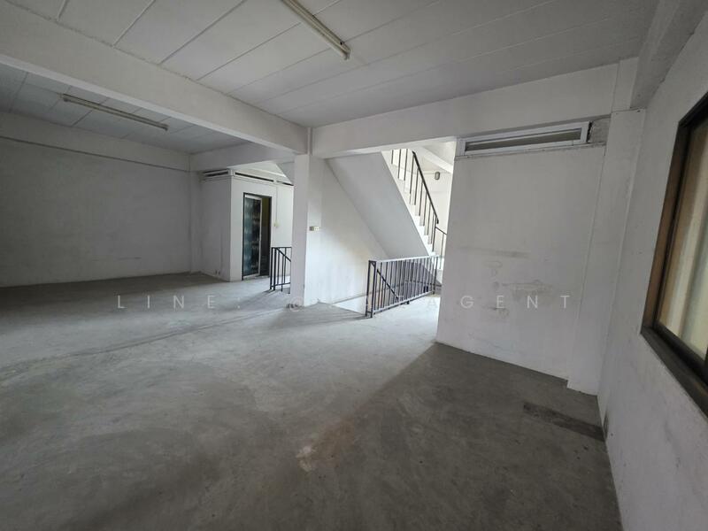 Commercial Building Watcharapol, Bangkok, วัชรพล, Khlong Tanon, Sai Mai, Bangkok, , 180 sqm, Shophouse For Sale, by Line: @katagent, 500147266 - DDproperty.com