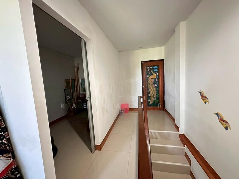 Three-and-a-half-story commercial building for sale, located opposite the Land Department in Khlong, Pathum Thani, Khlong Nung, Khlong Luang, Pathum Thani, 3 Bedrooms, 180 sqm, Townhouse For Sale, by Pichitchai Kaensaksiri, 500147336 - DDproperty.com