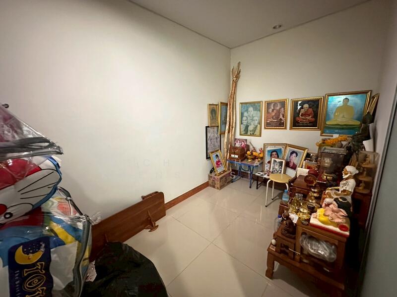 Three-and-a-half-story commercial building for sale, located opposite the Land Department in Khlong, Pathum Thani, Khlong Nung, Khlong Luang, Pathum Thani, 3 Bedrooms, 180 sqm, Townhouse For Sale, by Pichitchai Kaensaksiri, 500147336 - DDproperty.com