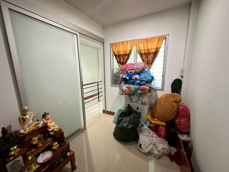 Three-and-a-half-story commercial building for sale, located opposite the Land Department in Khlong, Pathum Thani, Khlong Nung, Khlong Luang, Pathum Thani, 3 Bedrooms, 180 sqm, Townhouse For Sale, by Pichitchai Kaensaksiri, 500147336 - DDproperty.com