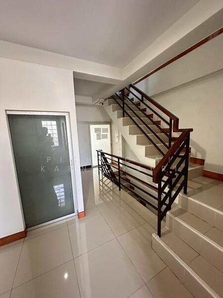 ขายอาคารพาณิชย์ 3 ชั้น ครึ่ง หน้ากรมที่ดินคลองหลวง, ปทุมธานี, คลองหนึ่ง, คลองหลวง, ปทุมธานี, 180 ตร.ม., ทาวน์เฮ้าส์ ขาย, โดย Pichitchai Kaensaksiri, 500147336 - DDproperty.com