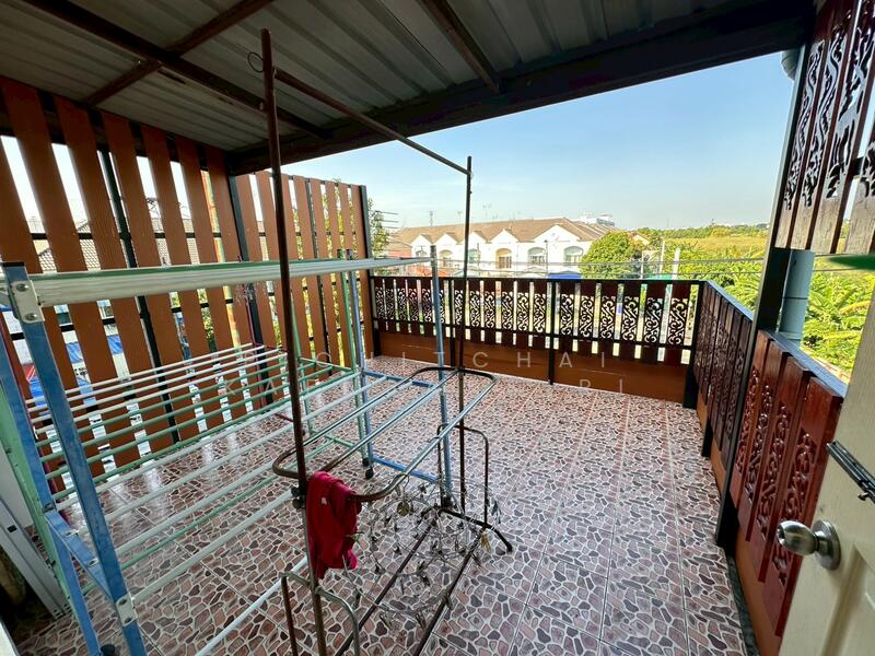 Three-and-a-half-story commercial building for sale, located opposite the Land Department in Khlong, Pathum Thani, Khlong Nung, Khlong Luang, Pathum Thani, 3 Bedrooms, 180 sqm, Townhouse For Sale, by Pichitchai Kaensaksiri, 500147336 - DDproperty.com