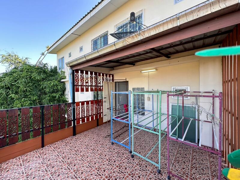 Three-and-a-half-story commercial building for sale, located opposite the Land Department in Khlong, Pathum Thani, Khlong Nung, Khlong Luang, Pathum Thani, 3 Bedrooms, 180 sqm, Townhouse For Sale, by Pichitchai Kaensaksiri, 500147336 - DDproperty.com