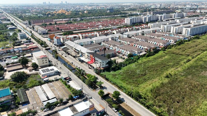 Three-and-a-half-story commercial building for sale, located opposite the Land Department in Khlong, Pathum Thani, Khlong Nung, Khlong Luang, Pathum Thani, 3 Bedrooms, 180 sqm, Townhouse For Sale, by Pichitchai Kaensaksiri, 500147336 - DDproperty.com