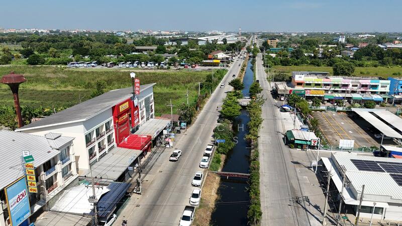 Three-and-a-half-story commercial building for sale, located opposite the Land Department in Khlong, Pathum Thani, Khlong Nung, Khlong Luang, Pathum Thani, 3 Bedrooms, 180 sqm, Townhouse For Sale, by Pichitchai Kaensaksiri, 500147336 - DDproperty.com