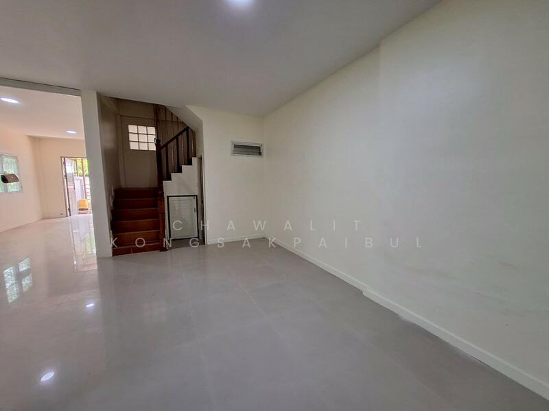 For Sale: 2-story Townhouse, Thanyakan Village, Soi Ekachai 30, Bangkok, กัลปพฤกษ์, Bangkhuntien, Chom Thong, Bangkok, 3 Bedrooms, 120 sqm, Townhouse For Sale, by CHAWALIT KONGSAKPAIBUL, 500147345 - DDproperty.com