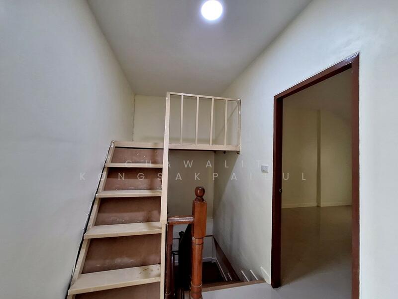 For Sale: 2-story Townhouse, Thanyakan Village, Soi Ekachai 30, Bangkok, กัลปพฤกษ์, Bangkhuntien, Chom Thong, Bangkok, 3 Bedrooms, 120 sqm, Townhouse For Sale, by CHAWALIT KONGSAKPAIBUL, 500147345 - DDproperty.com