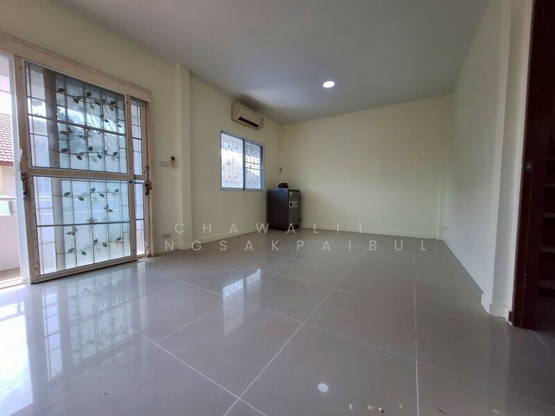 For Sale: 2-story Townhouse, Thanyakan Village, Soi Ekachai 30, Bangkok, กัลปพฤกษ์, Bangkhuntien, Chom Thong, Bangkok, 3 Bedrooms, 120 sqm, Townhouse For Sale, by CHAWALIT KONGSAKPAIBUL, 500147345 - DDproperty.com