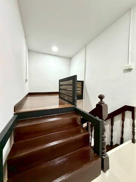 หมู่บ้านอำมาตย์วิลล่า, นนทบุรี, ท่าทราย, เมืองนนทบุรี, นนทบุรี, 72 ตร.ม., ทาวน์เฮ้าส์ ขาย, โดย สรภพ ยอดไชย (สีฝุ่น), 500147358 - DDproperty.com