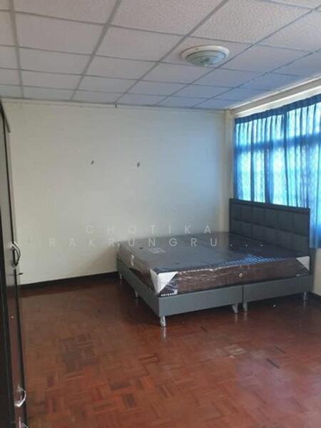 ขาย - ทาวน์เฮ้าส์ 4-ห้องนอน, กรุงเทพ