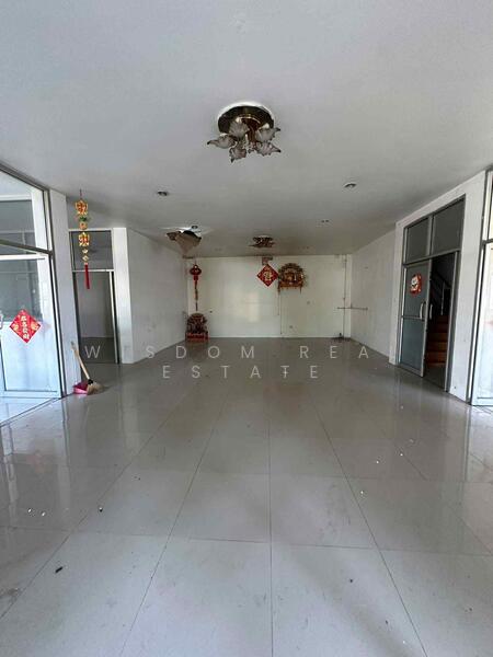 For Sale: Factory / Warehouse on 3 Rai 3 Ngan 30 Sq.Wah (1,530 Sq.Wah / 6,120 Sq.m.) Suwannabutr Ind, Samut Prakan, Bang Pla, Bang Plee, Samut Prakan, , 6,400 sqm, Warehouse/Factory For Sale, by Wisdom Real Estate, 500147424 - DDproperty.com