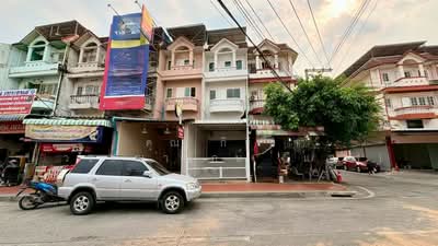 ขาย - อาคารพาณิชย์ 3.5 ชั้น 20 ตร.ว. อาคารพาณิชย์ ซอยคลองลำเจียก3 ถนนคลองลำเจียก, กรุงเทพ