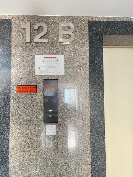 ขาย - First Tower : เฟิร์สทาวเวอร์, กรุงเทพ