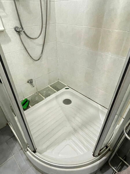 ขาย - First Tower : เฟิร์สทาวเวอร์, กรุงเทพ