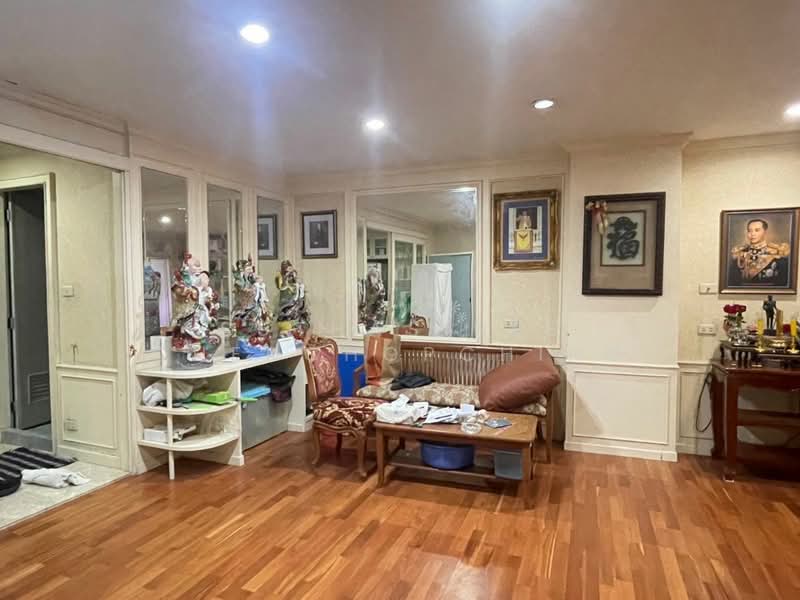 First Tower, Bangkok, 154 Sukhumvit Road, Khlongtoei Nua, Watthana, Bangkok, 1 Bedroom, 70 sqm, Condo For Sale, by Suthasinee Chenchopching, 500147454 - DDproperty.com