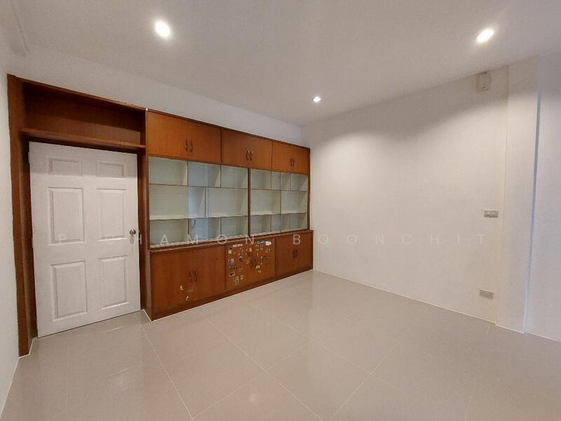 2-BR Townhouse, Bangkok, Bang Sue, Bang Sue, Bangkok, 2 Bedrooms, 66 sqm, Townhouse For Sale, by Pichamon Boonchit, 500147530 - DDproperty.com