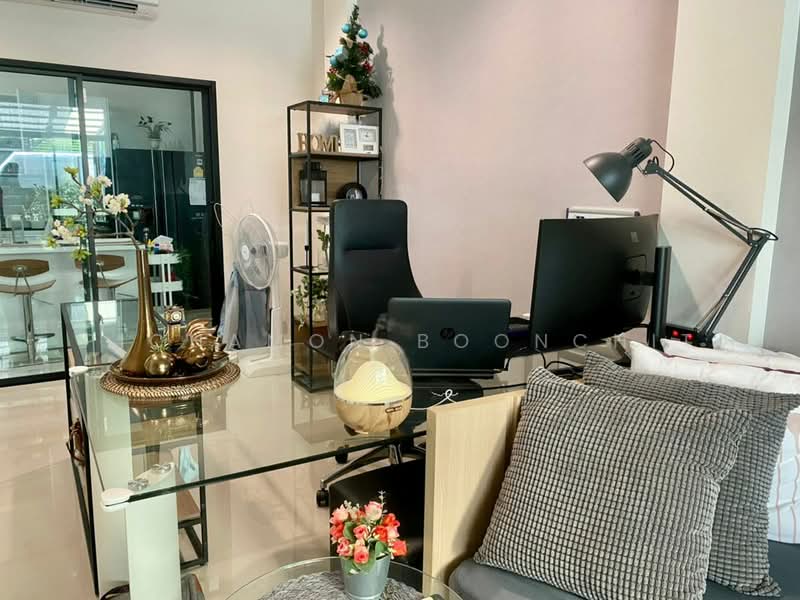 3-BR Townhouse, Bangkok, Wang Thonglang, Wang Thonglang, Bangkok, 3 Bedrooms, 135 sqm, Townhouse For Sale, by Pichamon Boonchit, 500147546 - DDproperty.com