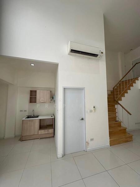 Y Residence Sukhumvit 113, Samut Prakan, Sukhumvit 113 Road (Soi Dan Samrong 42/1), Samrong Nua, Muang Samut Prakarn, Samut Prakan, 4 Bedrooms, 220 sqm, Townhouse For Rent, by Correct Property, 500147575 - DDproperty.com