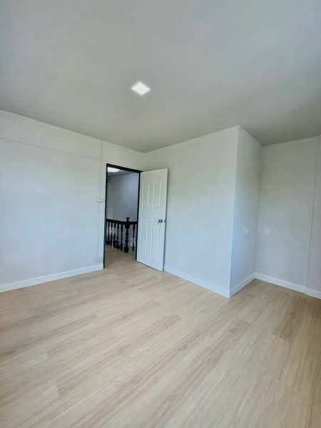 หมู่บ้านธนพัฒนา, นนทบุรี, บางกระสอ, เมืองนนทบุรี, นนทบุรี, 92 ตร.ม., ทาวน์เฮ้าส์ ขาย, โดย สรภพ ยอดไชย (สีฝุ่น), 500147576 - DDproperty.com