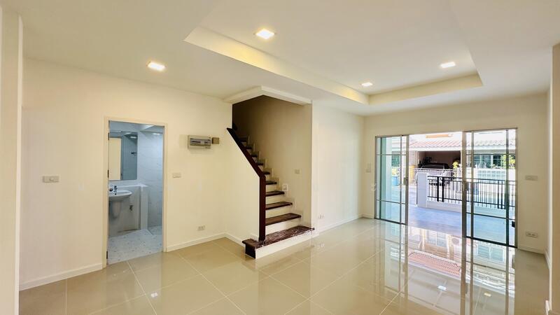 The Villa Rattanathibet : เดอะ วิลล่า รัตนาธิเบศร์, นนทบุรี, ถนน รัตนาธิเบศร์, ท่าอิฐ, ปากเกร็ด, นนทบุรี, 180 ตร.ม., บ้านเดี่ยว ขาย, โดย นภาพร สอนสะอาด, 500147601 - DDproperty.com