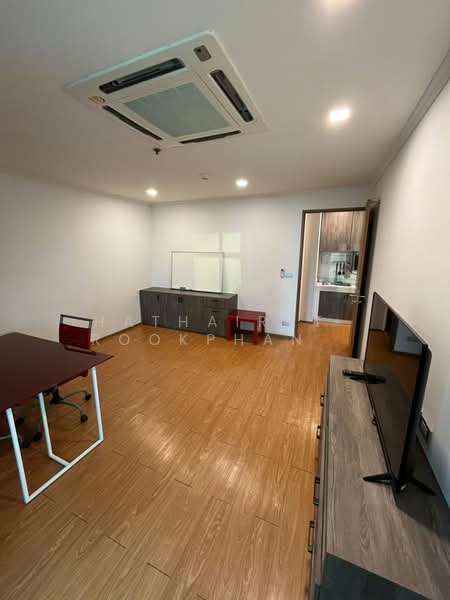 Lumpini Park View, Bangkok, Rama 4, Thung Maha Mek, Sathon, Bangkok, 2 Bedrooms, 95 sqm, Condo For Rent, by Hathairat  Rookphan  , 500147612 - DDproperty.com