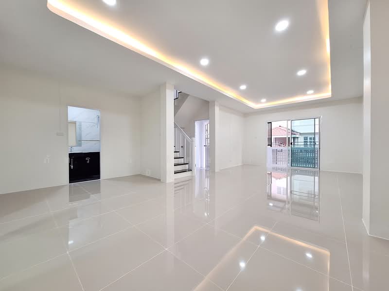 Baan Burirom Rangsit – Klong 4, Pathum Thani, 59 Moo 6, Lat Sawai, Lam Luk Ka, Pathum Thani, 3 Bedrooms, 148 sqm, Semi-Detached House (Twin House) For Sale, by ภัทรนัน อิศรางกูร ณ อยุธยา, 500147676 - DDproperty.com