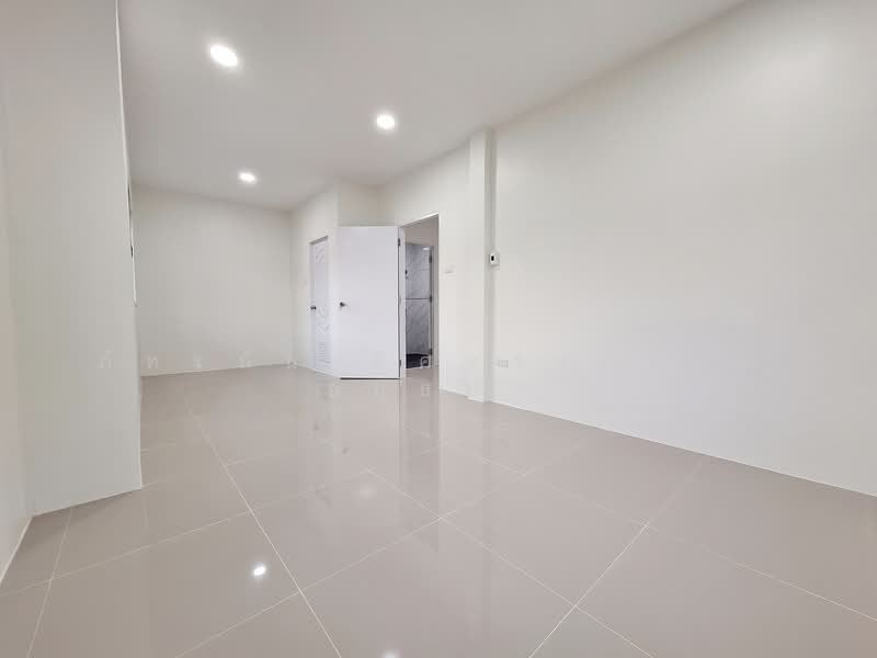 Baan Burirom Rangsit – Klong 4, Pathum Thani, 59 Moo 6, Lat Sawai, Lam Luk Ka, Pathum Thani, 3 Bedrooms, 148 sqm, Semi-Detached House (Twin House) For Sale, by ภัทรนัน อิศรางกูร ณ อยุธยา, 500147676 - DDproperty.com