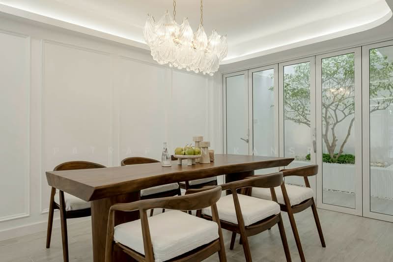 Arti Sukhumvit 71, Bangkok, Sukhumvit 71 Road, Khlong Tan Nua, Watthana, Bangkok, 4 Bedrooms, 250 sqm, Condo For Sale, by Patraporn Kansri, 500147694 - DDproperty.com