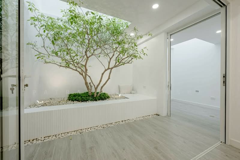 Arti Sukhumvit 71, Bangkok, Sukhumvit 71 Road, Khlong Tan Nua, Watthana, Bangkok, 4 Bedrooms, 250 sqm, Condo For Sale, by Patraporn Kansri, 500147694 - DDproperty.com