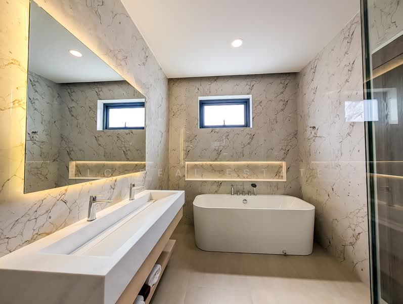 Luxury 5 bedroom Villa for Sale in East Pattaya, Chon Buri (Pattaya), Bang Lamung, Bang Lamung (Pattaya), Chon Buri (Pattaya), 5 Bedrooms, 418 sqm, Villa For Sale, by PLC Real Estate, 500147715 - DDproperty.com