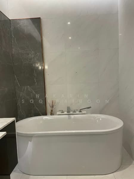 Sindhorn Tonson, Bangkok, 89 Soi Tonson Sarasin Road, Lumphini, Pathum Wan, Bangkok, 1 Bedroom, 86 sqm, Condo For Rent, by Nakarin  Sookpaiboon, 500147746 - DDproperty.com