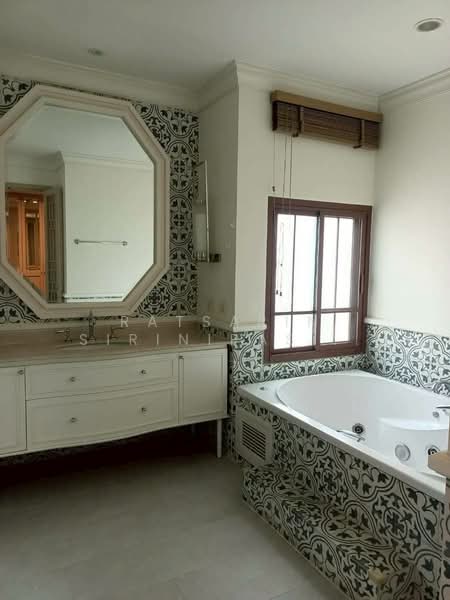 Baan Sansiri Sukhumvit 67, Bangkok, 32 Soi Sukhumvit 67, Phra Kanong Nua, Watthana, Bangkok, 3 Bedrooms, 600 sqm, Single Detached House For Rent, by Ratsarin Sirinipaspong, 500147759 - DDproperty.com