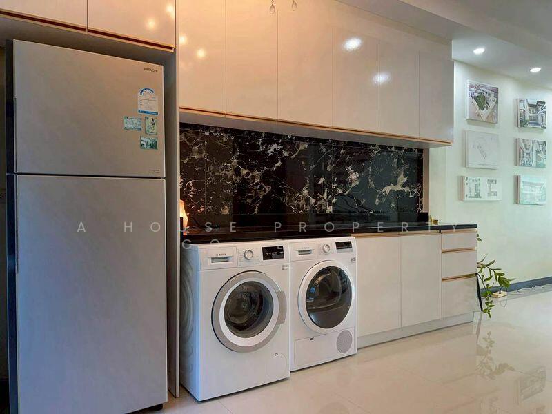 Luxury townhome for sale in South Pattaya, with integrated home office., Chon Buri (Pattaya), Nong Pru, Bang Lamung (Pattaya), Chon Buri (Pattaya), 5 Bedrooms, 468 sqm, Townhouse For Sale, by A House Property Co.,Ltd., 500147765 - DDproperty.com