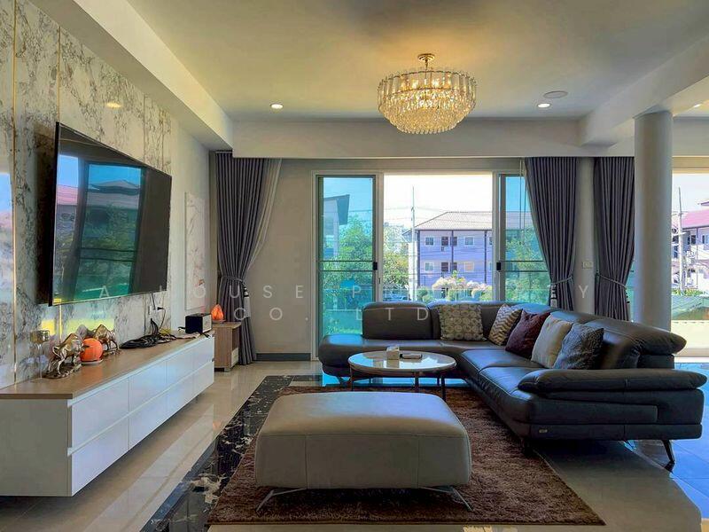 Luxury townhome for sale in South Pattaya, with integrated home office., Chon Buri (Pattaya), Nong Pru, Bang Lamung (Pattaya), Chon Buri (Pattaya), 5 Bedrooms, 468 sqm, Townhouse For Sale, by A House Property Co.,Ltd., 500147765 - DDproperty.com