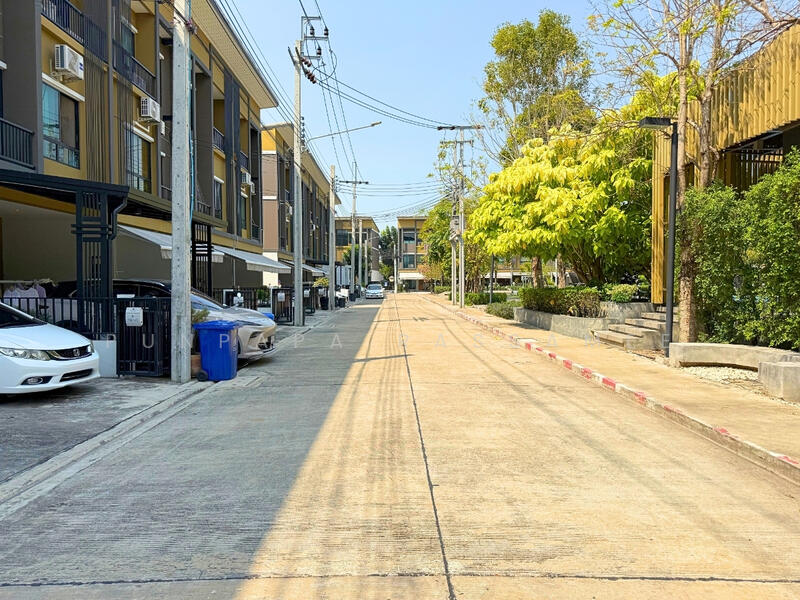 Sammakorn Avenue Chaiyapruek-Wongwaen, Bangkok, Sammak Road, Bang Bua Thong, Tha Rang, Bang Khen, Bangkok, 3 Bedrooms, 166 sqm, Townhouse For Sale, by Punpapa Rassamee, 500147862 - DDproperty.com