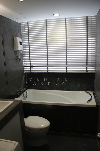 Supalai Place Sukhumvit 39, Bangkok, 175-179 Soi Sukhumvit 39 Sukhumvit Road, Khlong Tan Nua, Watthana, Bangkok, 2 Bedrooms, 120 sqm, Condo For Rent, by Yanisa Nakklai, 500147872 - DDproperty.com