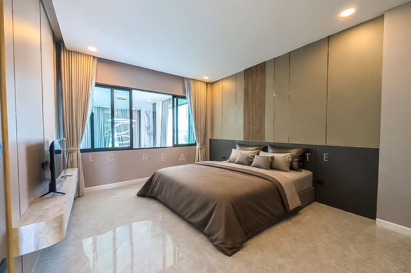 Luxury 5 bedroom Pool Villa for Sale in East Pattaya, Chon Buri (Pattaya), Bang Lamung, Bang Lamung (Pattaya), Chon Buri (Pattaya), 5 Bedrooms, 418 sqm, Villa For Sale, by PLC Real Estate, 500147982 - DDproperty.com