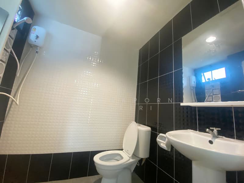 บ้านใจกลางเมือง ให้เช่า – ใกล้ 89 พลาซ่า เพียง 5 นาที ค่าเช่า 24,000 บาท / เดือน รหัสทรัพย์ : No.15H, Chiang Mai, Nong Hoi, Muang Chiang Mai, Chiang Mai, 3 Bedrooms, 200 sqm, Single Detached House For Rent, by Rutchaporn Tunsiri, 500147999 - DDproperty.com