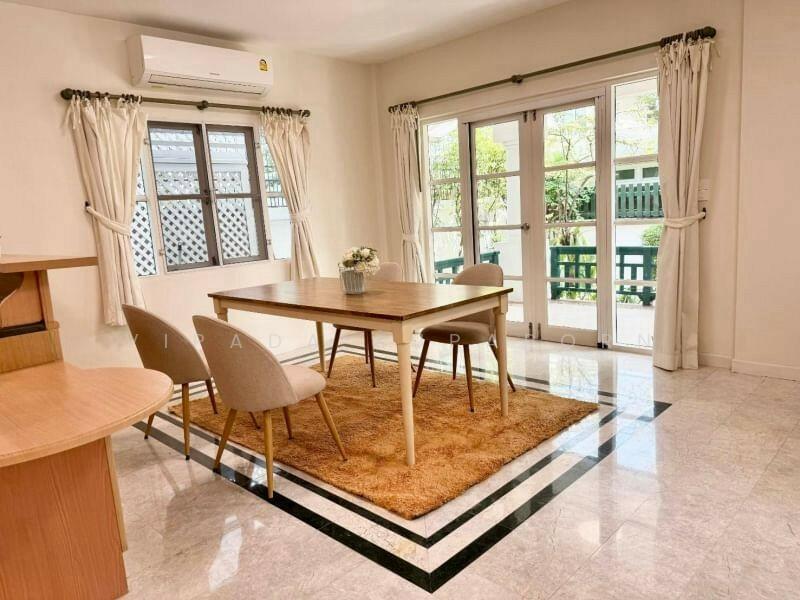 Nantawan Sukhumvit 77, Bangkok, Sukhumvit 77 (On Nut 44), Bang Chak, Phra Khanong, Bangkok, 4 Bedrooms, 250 sqm, Single Detached House For Rent, by Vipada Supaporn, 500148067 - DDproperty.com