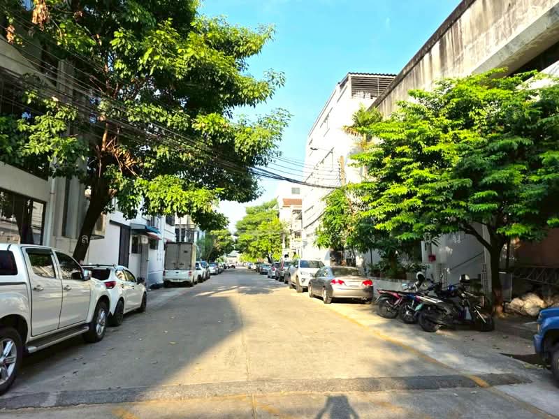 Sri Krung Village Rama 3, Bangkok, Chong Nonsi, Yan Nawa, Bangkok, 4 Bedrooms, 200 sqm, Townhouse For Sale, by Lalida Phiangsungnoen, 500148093 - DDproperty.com
