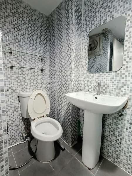 First Tower, Bangkok, 154 Sukhumvit Road, Khlongtoei Nua, Watthana, Bangkok, 1 Bedroom, 30 sqm, Condo For Rent, by Praewpakar Soontawong, 500148251 - DDproperty.com