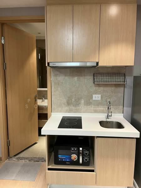 Regal Sathon-Naradhiwas, Bangkok, Naradhiwas Rajanagarindra Road, Thung Maha Mek, Sathon, Bangkok, 1 Bedroom, 33 sqm, Condo For Rent, by Praewpakar Soontawong, 500148298 - DDproperty.com