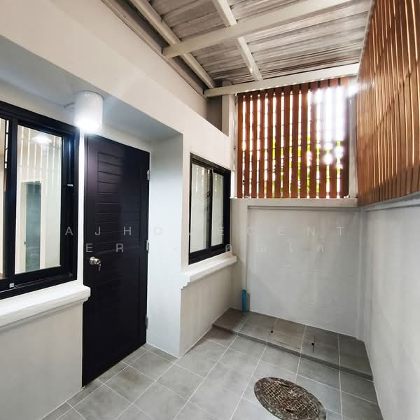 Nanthana Garden Rangsit : นันทนาการ์เด้นรังสิต, ปทุมธานี, ซอยบ้านกลาง, บ้านกลาง, เมืองปทุมธานี, ปทุมธานี, 130 ตร.ม., ทาวน์เฮ้าส์ ขาย, โดย AJHOMECENTER - คุณโต, 500148350 - DDproperty.com