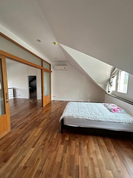 Baan Kwanta, Bangkok, 87 Sukhumvit Road, Khlong Tan Nua, Watthana, Bangkok, 4 Bedrooms, 350 sqm, Apartment For Rent, by Pensasi Ongphichetmetha, 500148370 - DDproperty.com