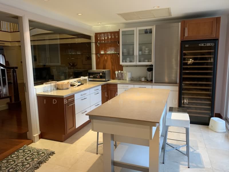 Las Colinas, Bangkok, Sukhumvit 21 Road, Khlongtoei Nua, Watthana, Bangkok, 4 Bedrooms, 700 sqm, Condo For Sale, by Walapa Jidbumrungsakun, 500148515 - DDproperty.com