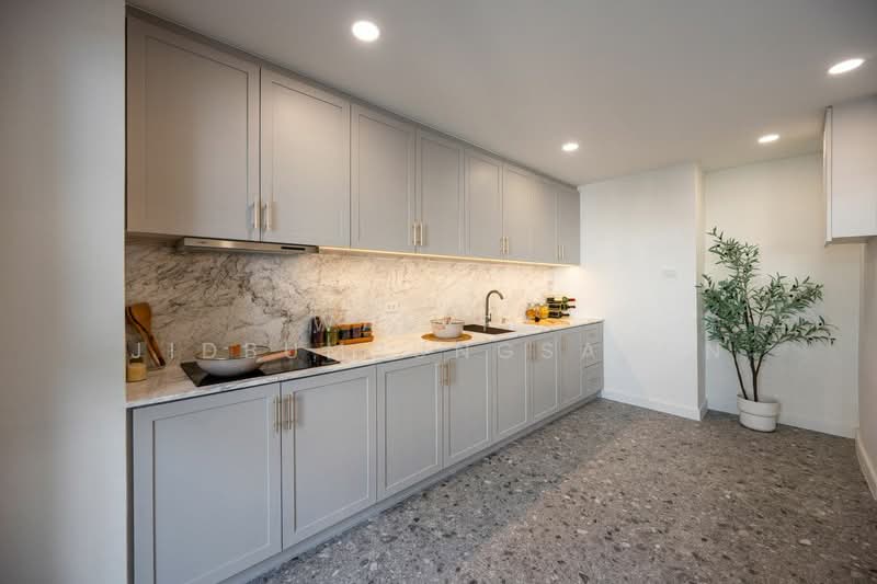 Grand Ville House 2, Bangkok, Soi Sukhumvit 19, Khlongtoei Nua, Watthana, Bangkok, 3 Bedrooms, 276 sqm, Condo For Sale, by Walapa Jidbumrungsakun, 500148519 - DDproperty.com