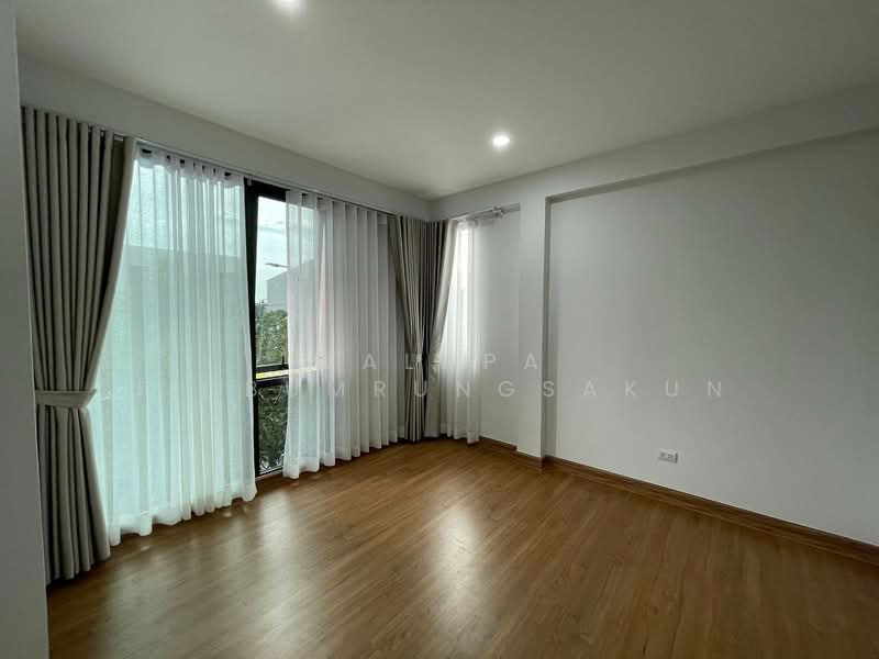 Baan Klang Muang The Edition Sukhumvit-Onnut, Bangkok, Soi On Nut, Prawet, Prawet, Bangkok, 3 Bedrooms, 153 sqm, Semi-Detached House (Twin House) For Sale, by Walapa Jidbumrungsakun, 500148526 - DDproperty.com