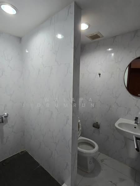 Tai Ping Towers, Bangkok, 582 Soi Sukhumvit 63, Khlong Tan Nua, Watthana, Bangkok, 2 Bedrooms, 130 sqm, Condo For Rent, by Walapa Jidbumrungsakun, 500148533 - DDproperty.com