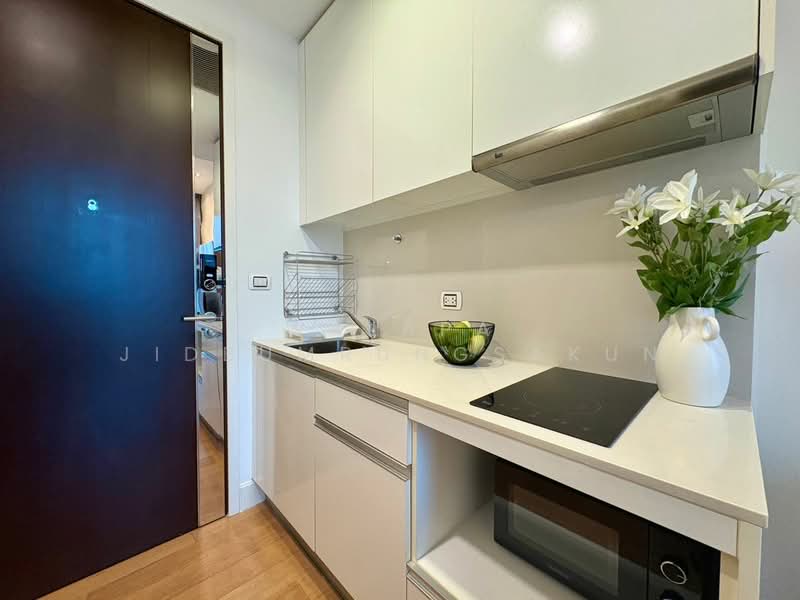 Equinox Phahol Vibha, Bangkok, 345 Paholyothin Road, Jom Phon, Chatuchak, Bangkok, 1 Bedroom, 33 sqm, Condo For Rent, by Walapa Jidbumrungsakun, 500148534 - DDproperty.com